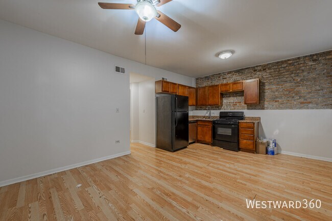 Building Photo - 2433 N Talman Ave