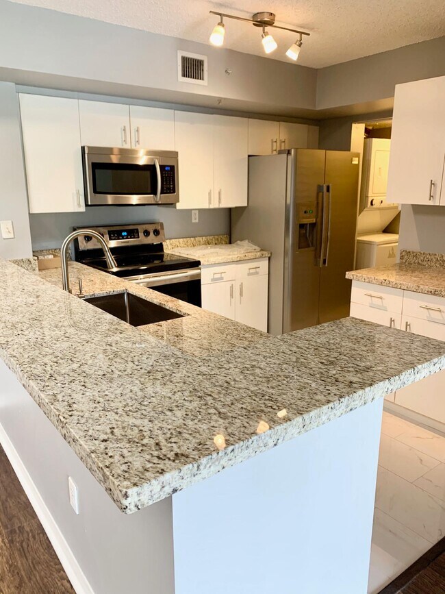 Building Photo - 2600 S University Dr