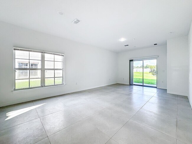 Building Photo - Townhouse For Lease in Saint Cloud