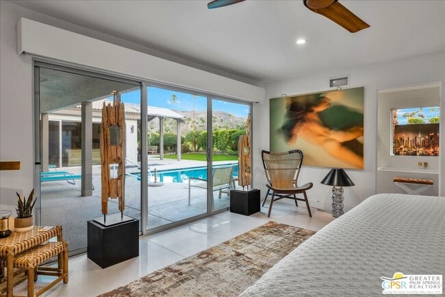 Building Photo - 605 E Sierra Way