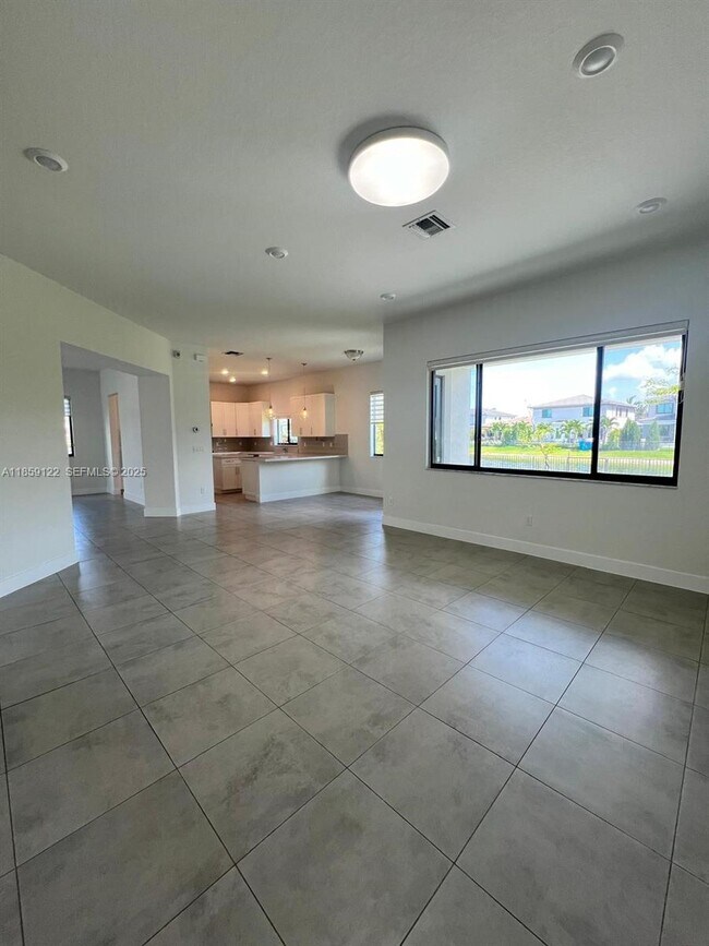 Building Photo - 10970 Pacifica Wy