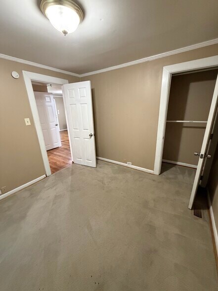 Building Photo - 1008 Hunters Meadow Ln