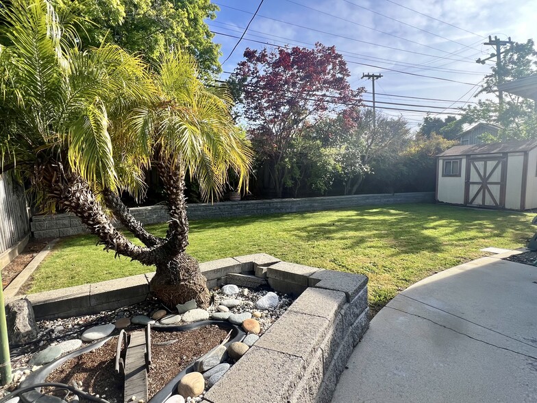 Building Photo - 6610 Canterbury Ct