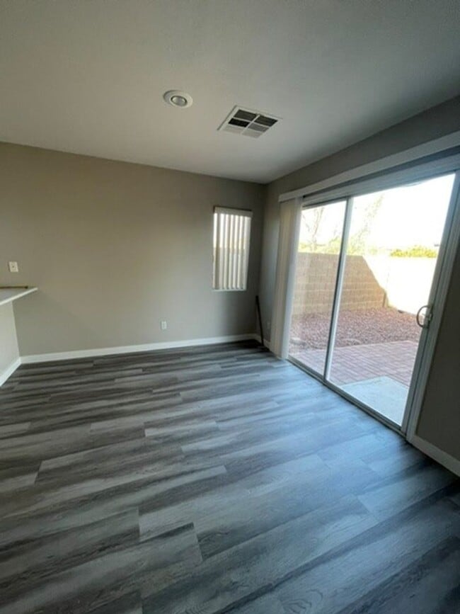 Building Photo - Stylishly Updated 4 Bed 2.5 Bath Corner Lot Home Near 95 & Russell with Spacious Layout & Outdoor...