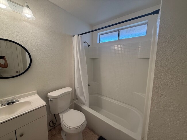 Building Photo - 1940 Quincy St