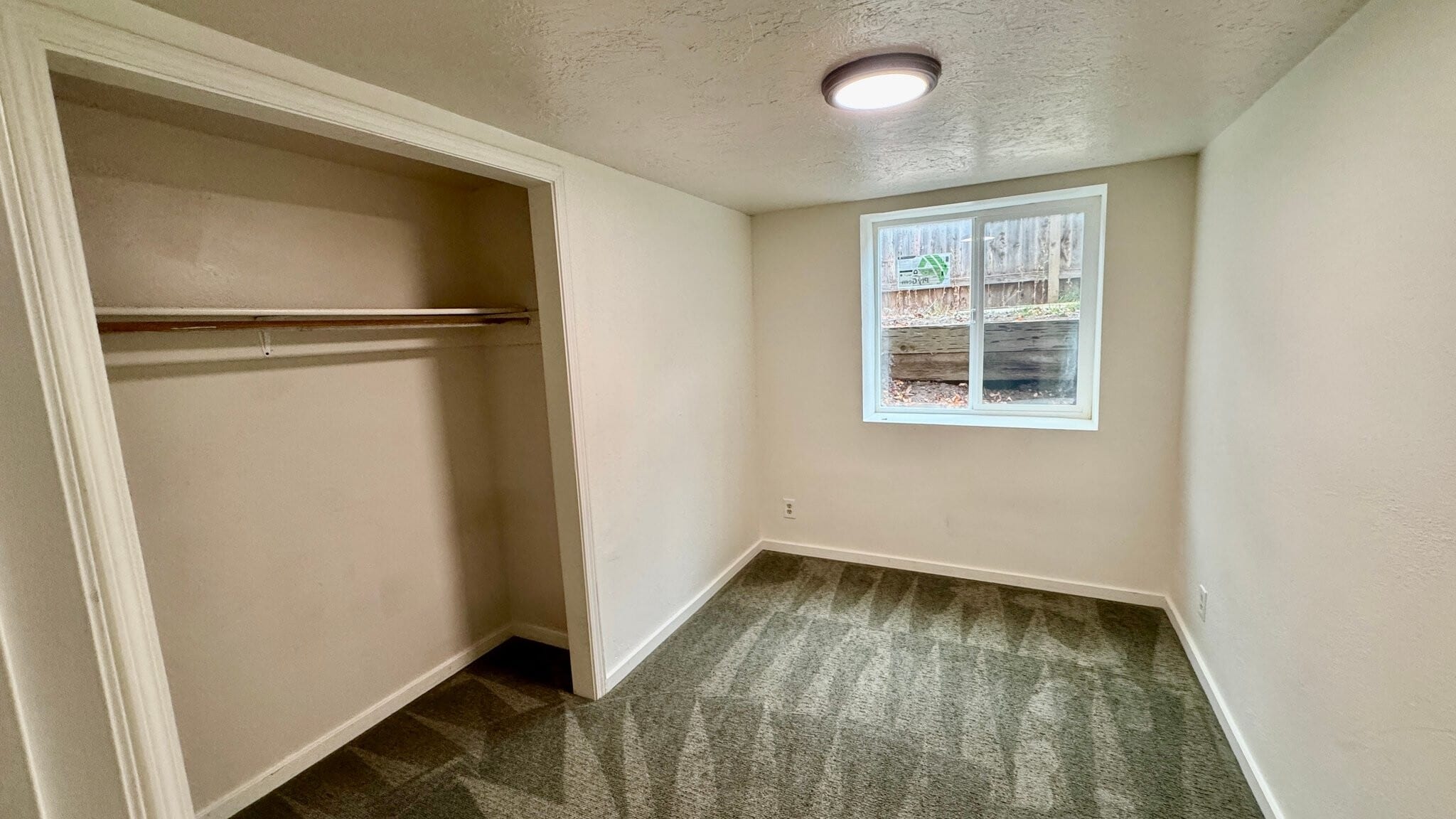 Building Photo - 505 Linden Dr