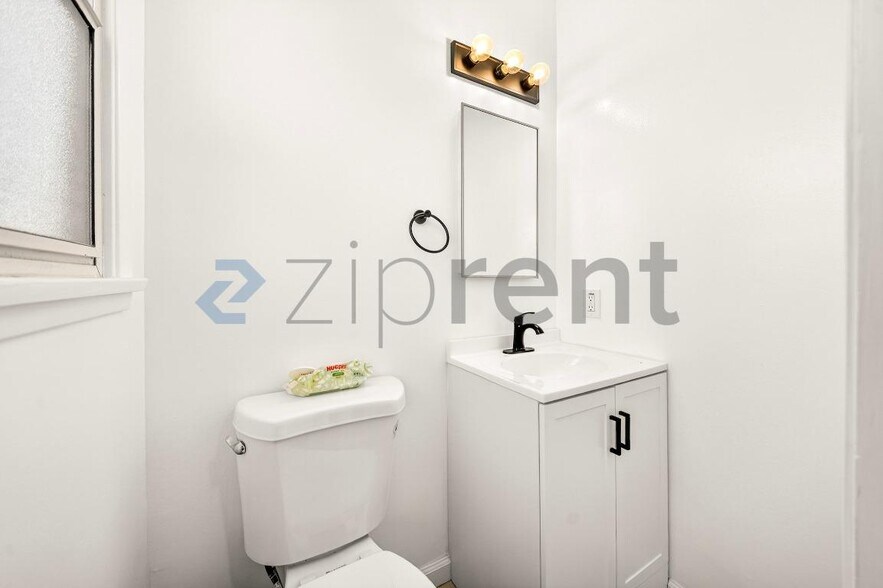 Building Photo - 4029 Olive St