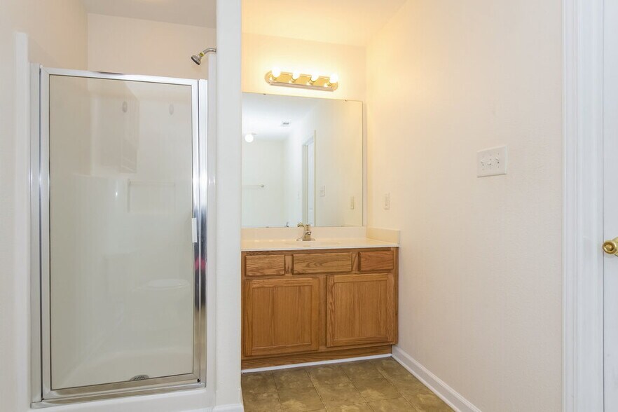 Building Photo - 4134 Planters Watch Dr