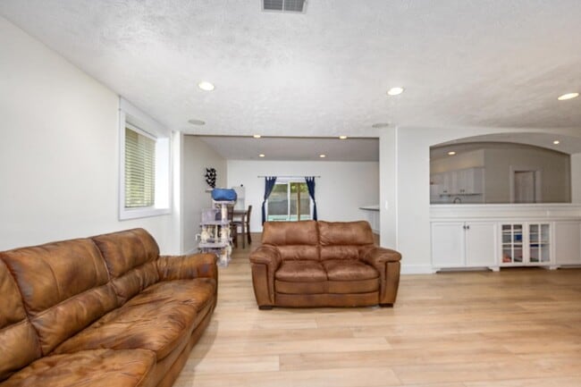 Building Photo - 4440 Whitewood Farms Dr NE