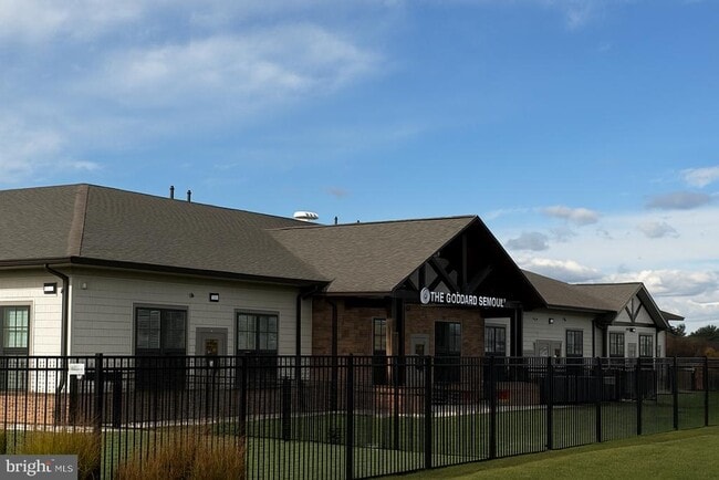 Building Photo - 8642 Satinwood Dr