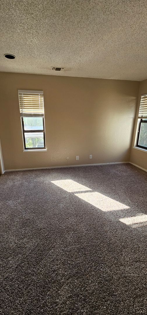 Building Photo - 715 Mikkelsen Dr