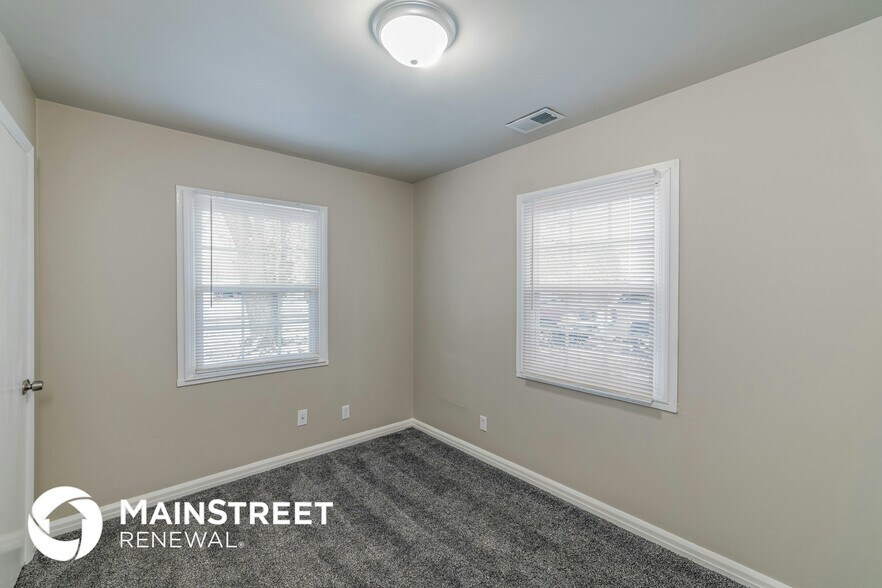 Building Photo - 5810 Alanadale Dr