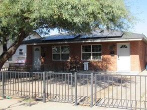 Building Photo - Charming Updated Patio Home in Historic District!