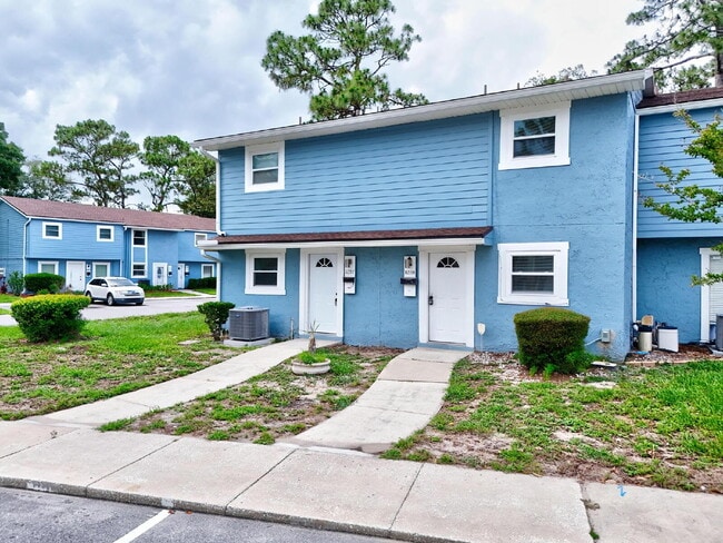 Building Photo - 11359 Bedford Oaks Dr