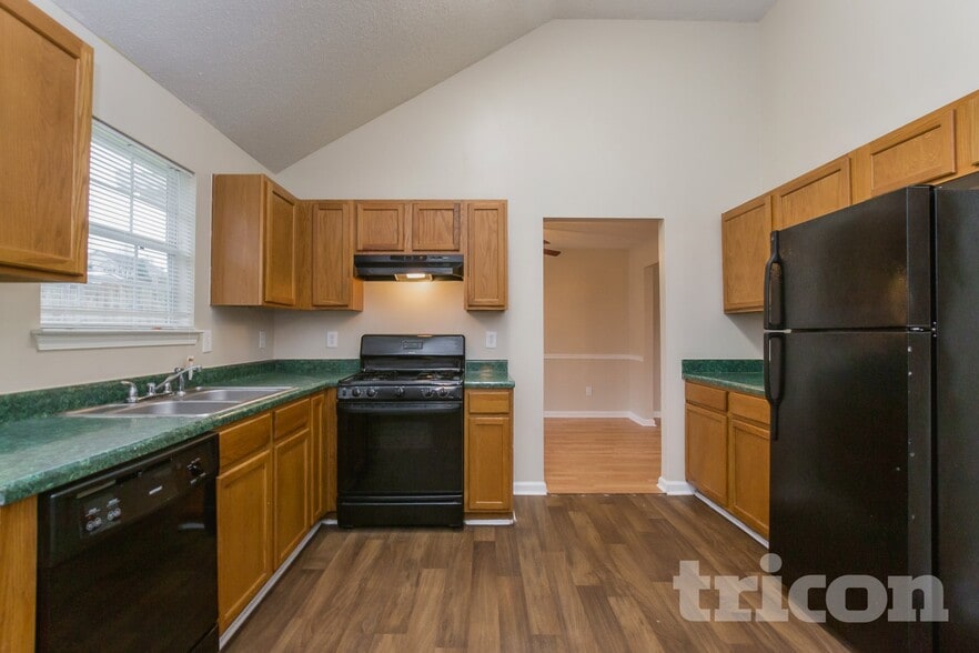 Building Photo - 6945 Pompas Ct