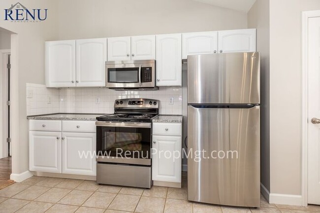 Building Photo - AVAILABLE NOW!! MOVE-IN SPECIAL!: 50% OFF ...