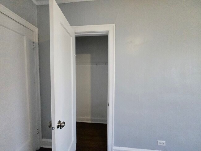 Building Photo - 8114 S Drexel Ave