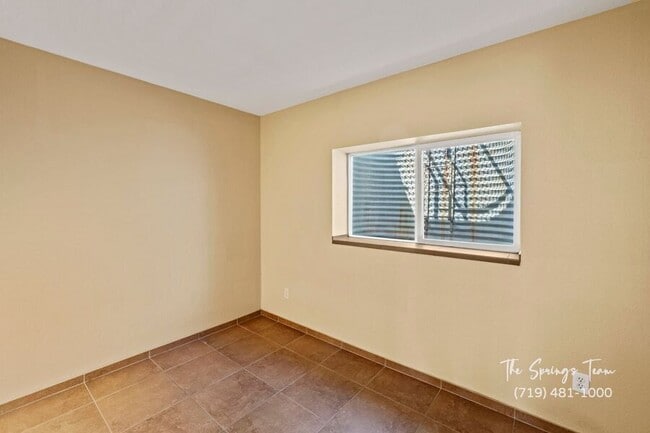 Building Photo - 5232 Solar Ridge Dr