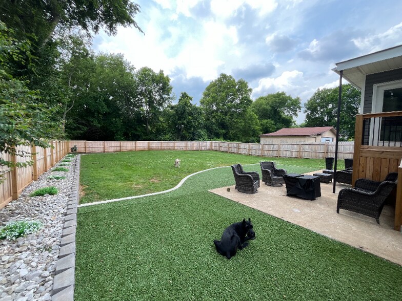 Building Photo - 1213 E 14th Ave