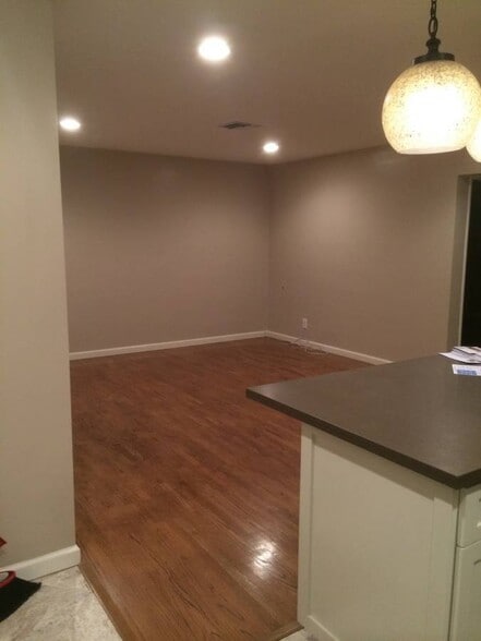 Building Photo - 4350 W 171st St