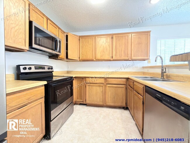 Building Photo - 1801 Quail Run Dr