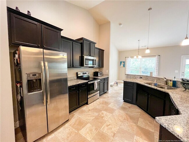 Building Photo - 144 Parkside Dr