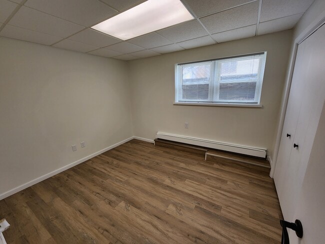 Building Photo - 517 Triplex