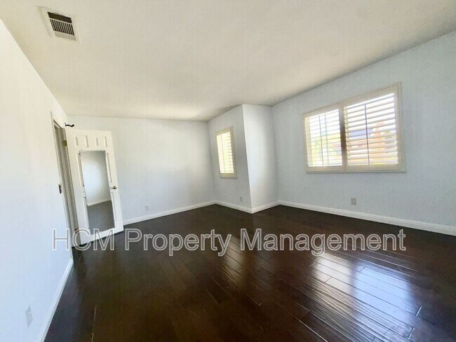 Building Photo - 31 Calle Alamitos