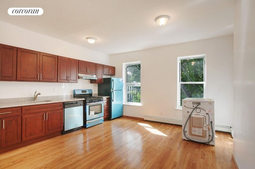 Primary Photo - 382A 6th Ave