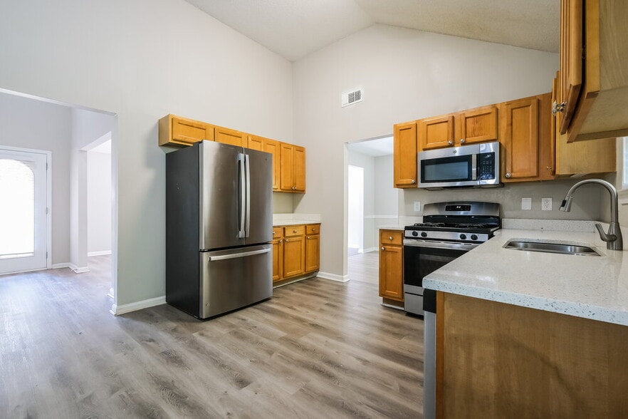 Building Photo - 4410 Reserve Hill Crossing