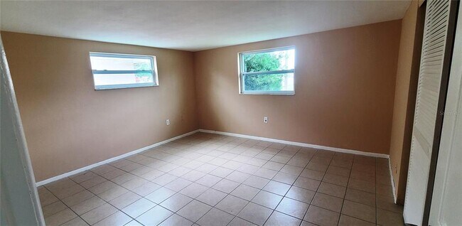 Building Photo - 5305 Hawk Dr