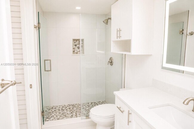 Building Photo - 2750 W 76th St