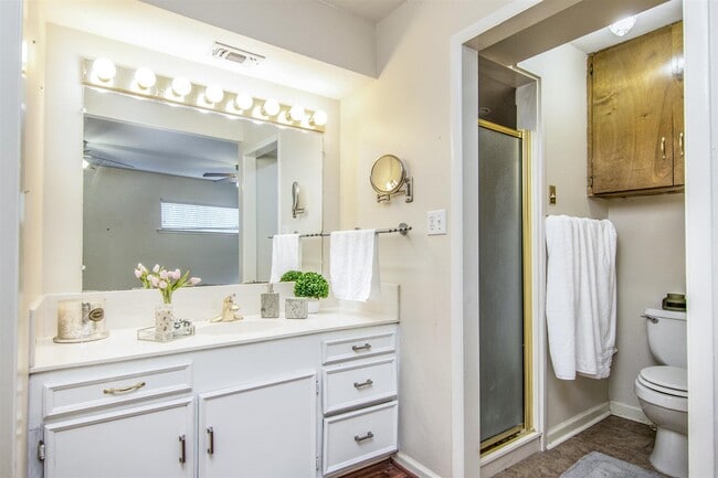 Building Photo - 11844 13th St