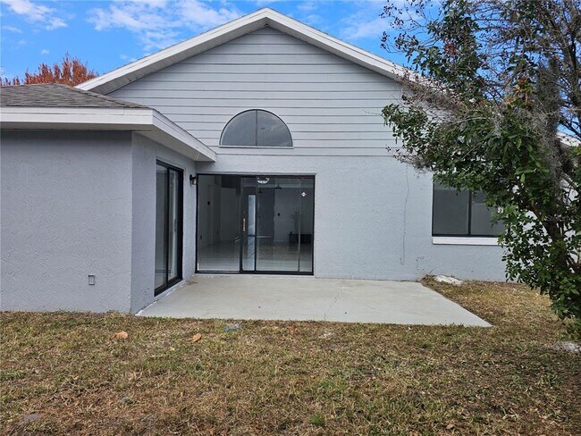 Building Photo - 826 N Horseshoe Bay Dr