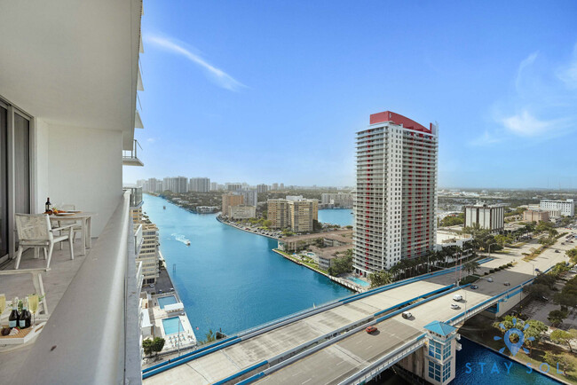 Building Photo - 4010 S Ocean Dr
