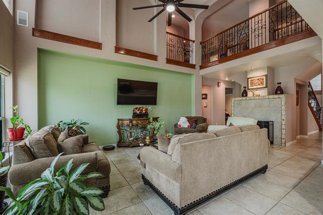 Building Photo - 808 Sabona Dr