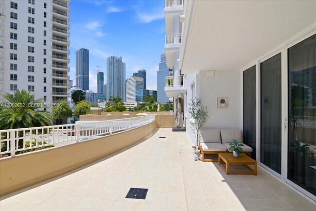 Building Photo - 801 Brickell Key Blvd