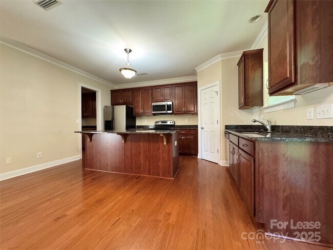 Building Photo - 6532 Fieldstone Manor Dr