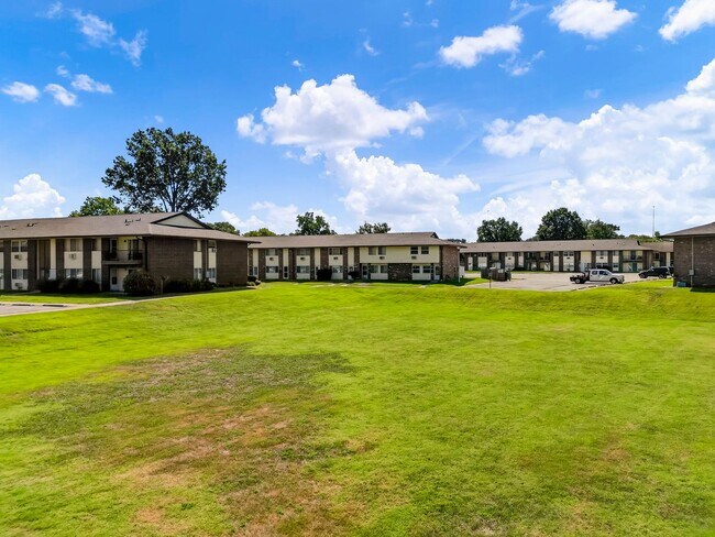 Building Photo - 7473 Hazelcrest Dr