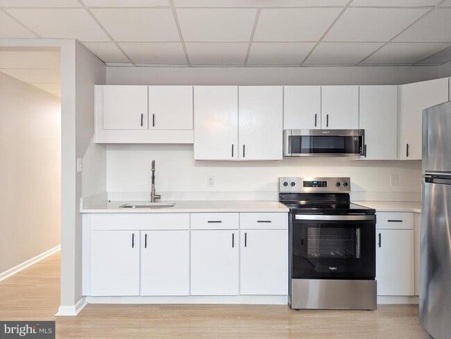 Building Photo - 110 N Main St