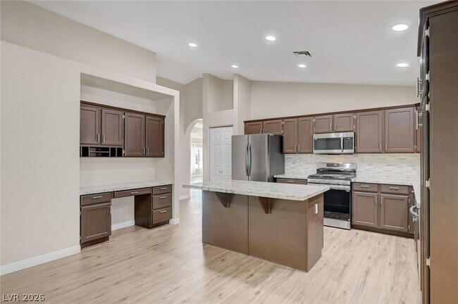 Building Photo - 904 Swift Bear St