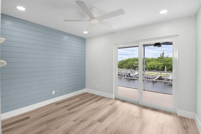 Building Photo - 200 N El Mar Dr