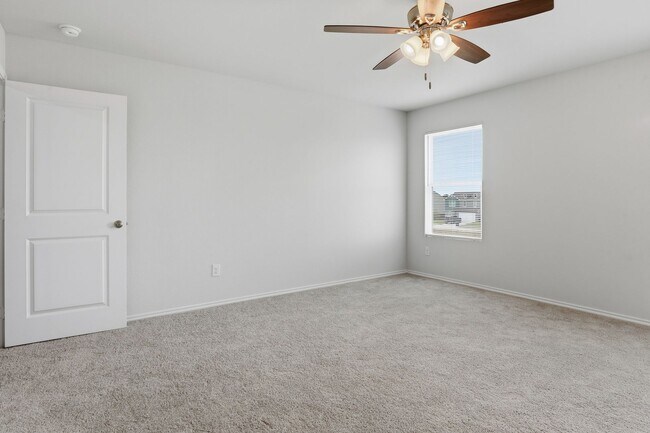 Building Photo - Contemporary in Cleburne!