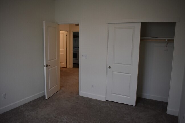 Building Photo - 8168 Oxbow Lndg Lp