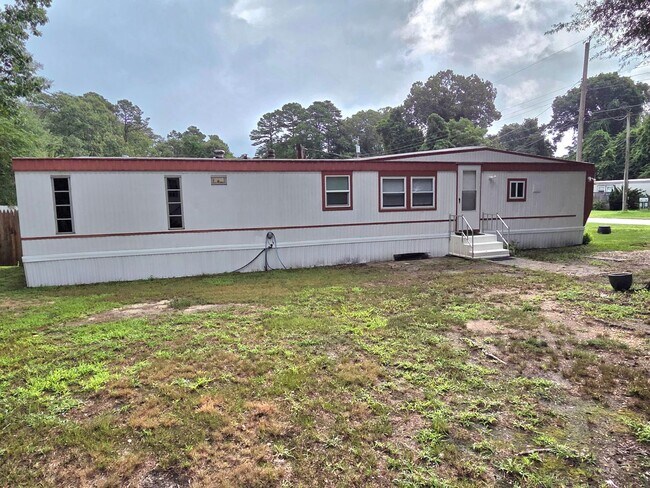 Building Photo - 8019 Henry St
