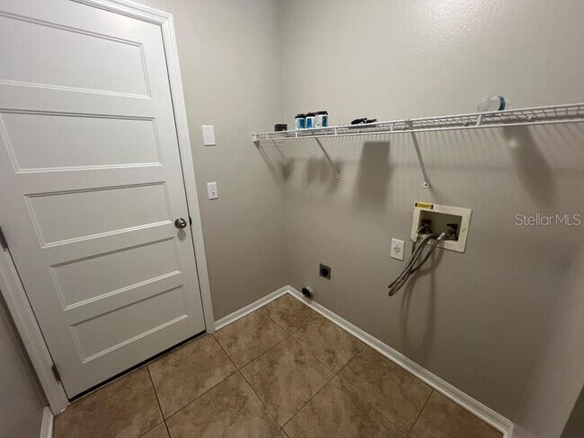 Building Photo - 30936 Burleigh Dr