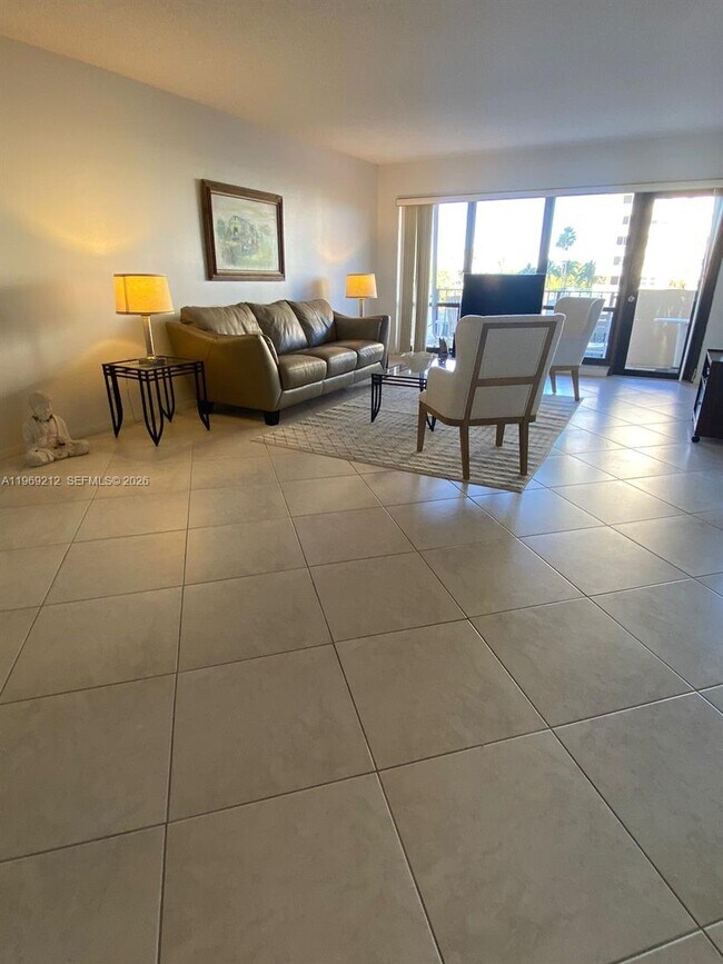 Building Photo - 5100 N Ocean Blvd