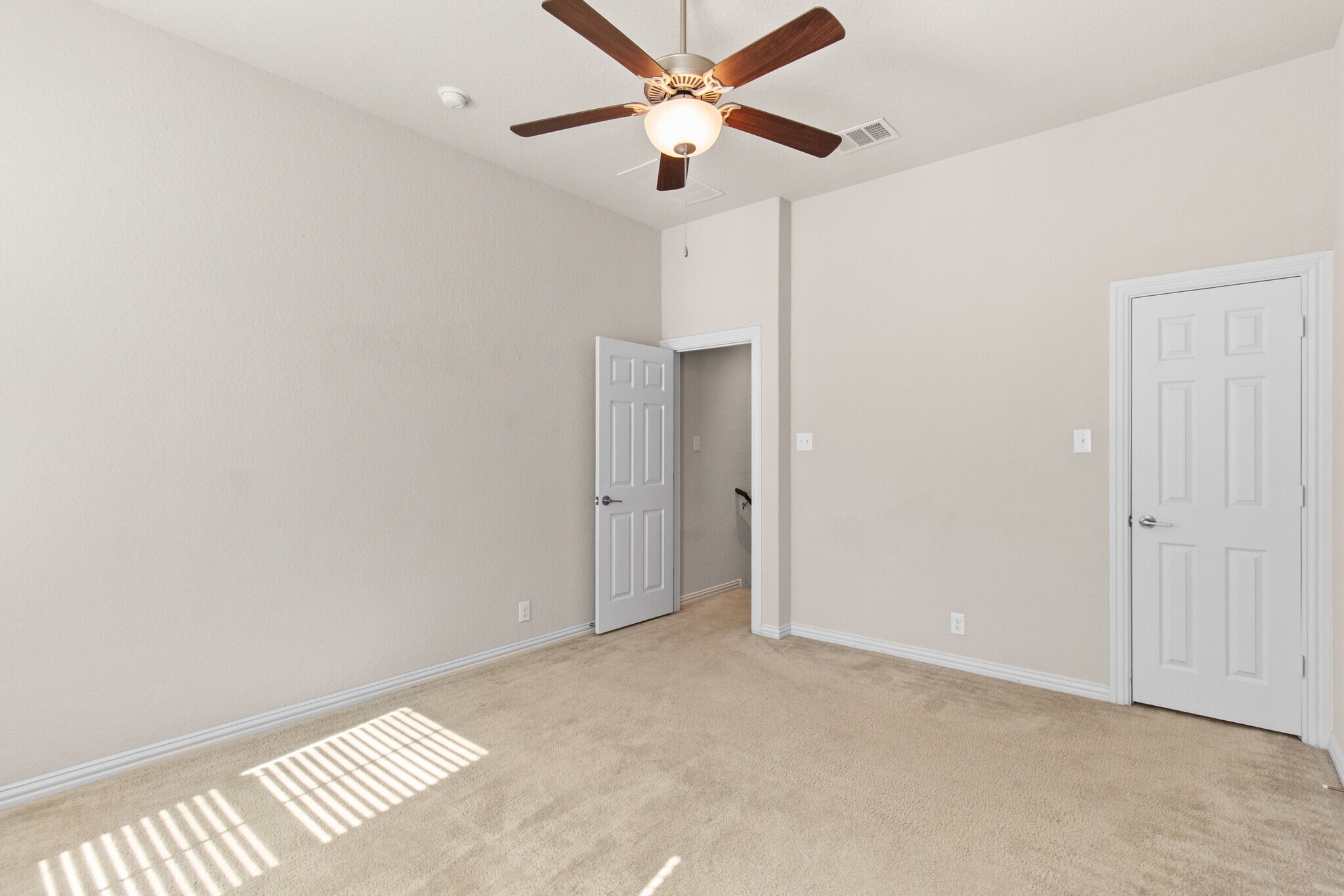 Building Photo - 221 E Courtland Pl