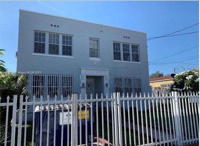 Primary Photo - 3364 SW 2nd St