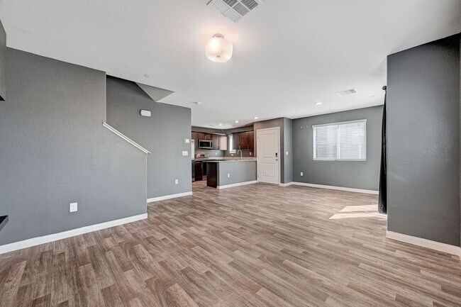Building Photo - 2021 TOWNHOME IN GATED COMMUNITY N LAS VEGAS